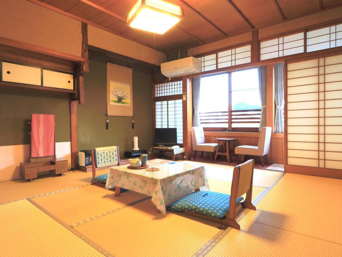 Ougiya Ryokan Toyooka  Buitenkant foto
