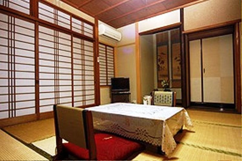 Ougiya Ryokan Toyooka  Kamer foto